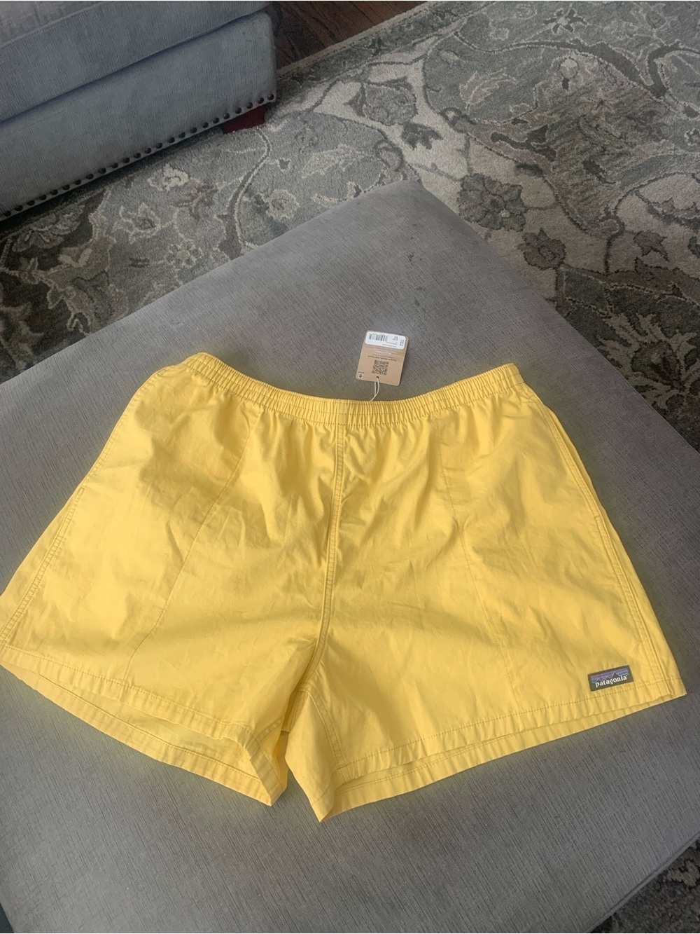 Patagonia Woman’s Funhoggers Shorts size XL New